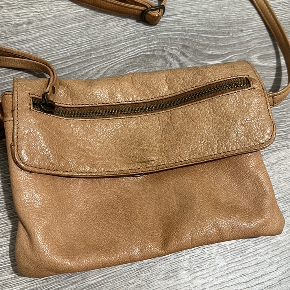 Day and Mood leather crossbody - Picture 2 of 9